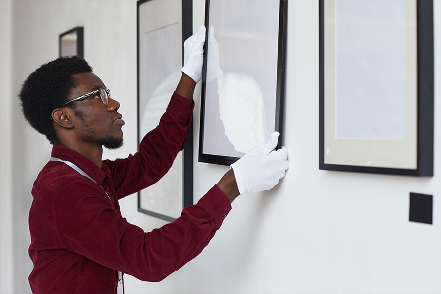 art and picture hanging services in Jamaica, NY